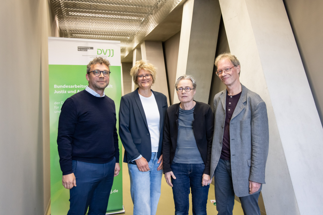 24.09.2026, 33. Deutscher Jugendgerichtstag, Universität Kassel.